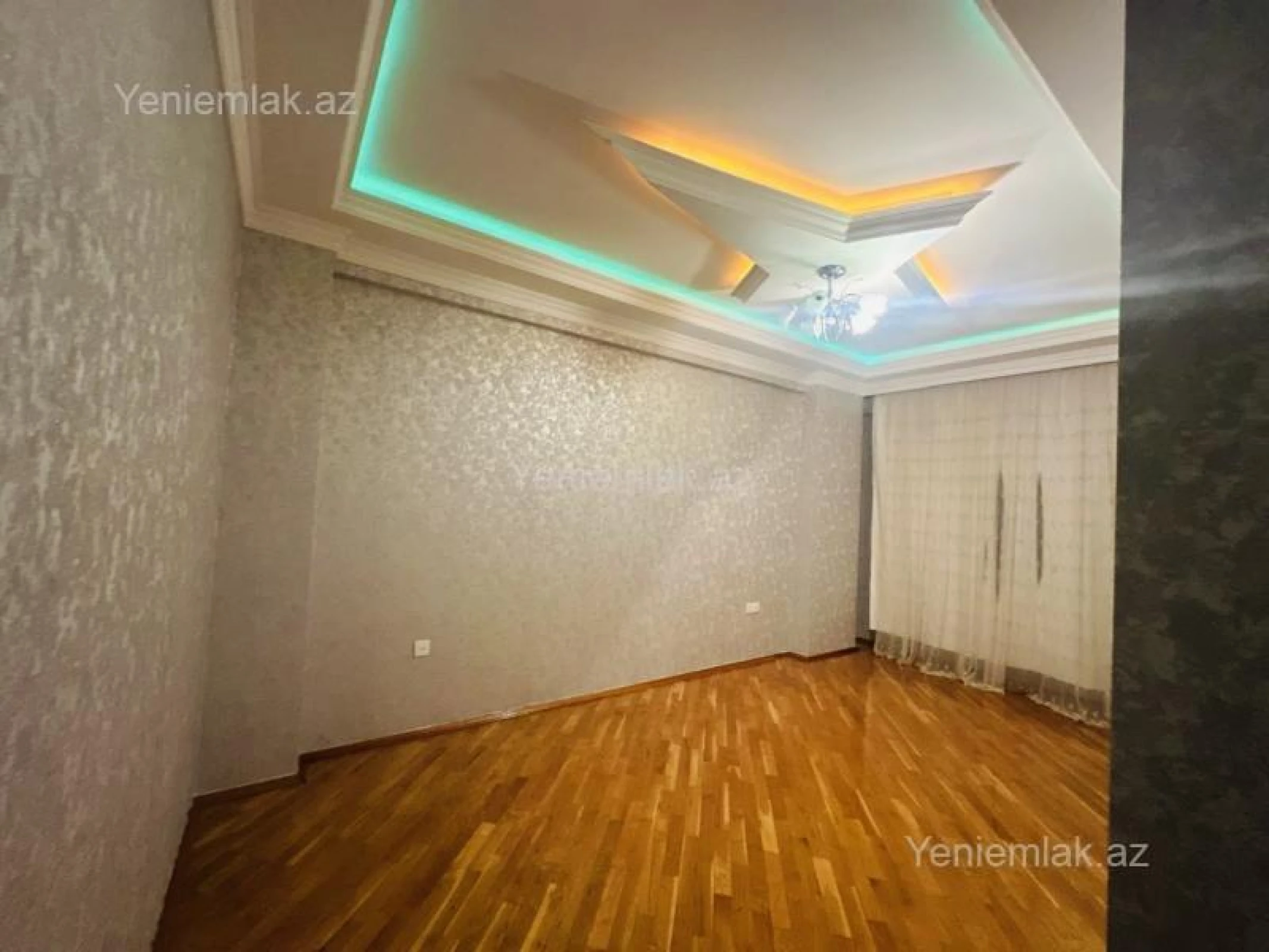 Satılır 4 otaqlı yeni tikili 180 m²