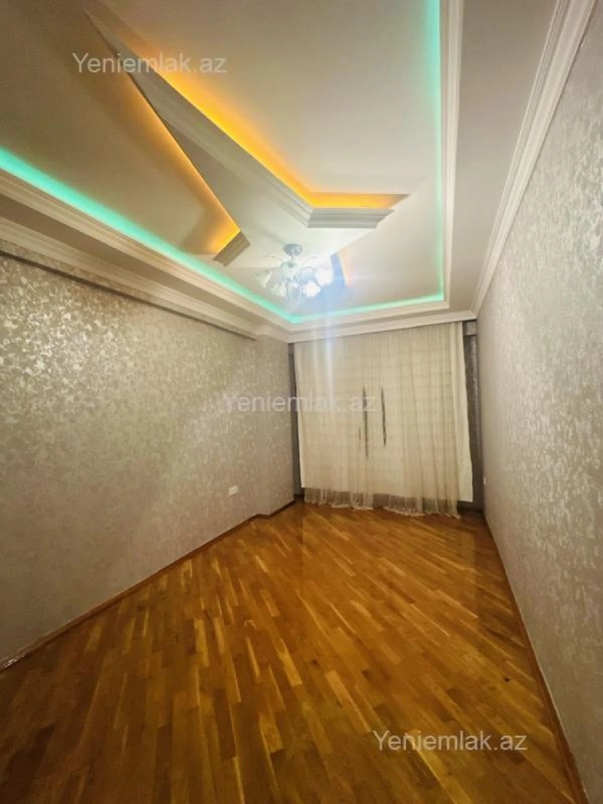 Satılır 4 otaqlı yeni tikili 180 m²
