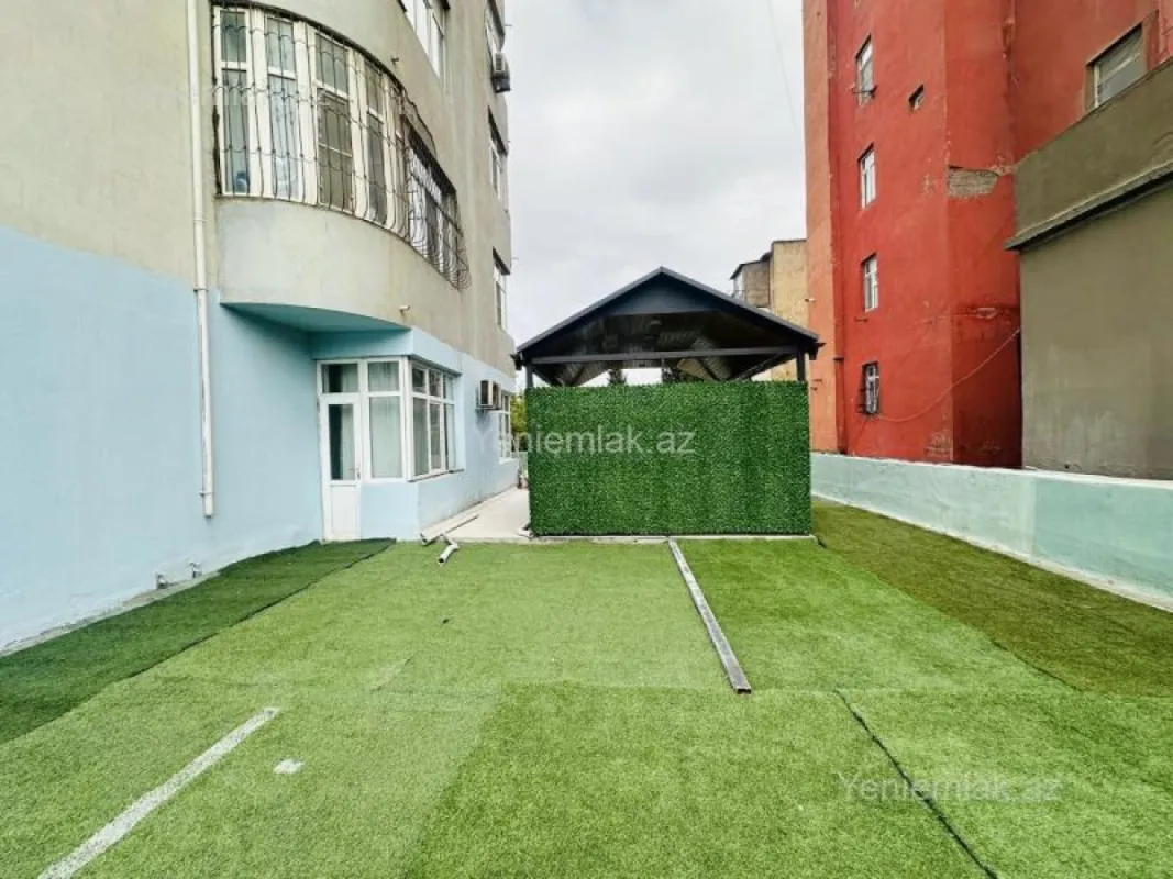 Satılır 4 otaqlı yeni tikili 180 m²