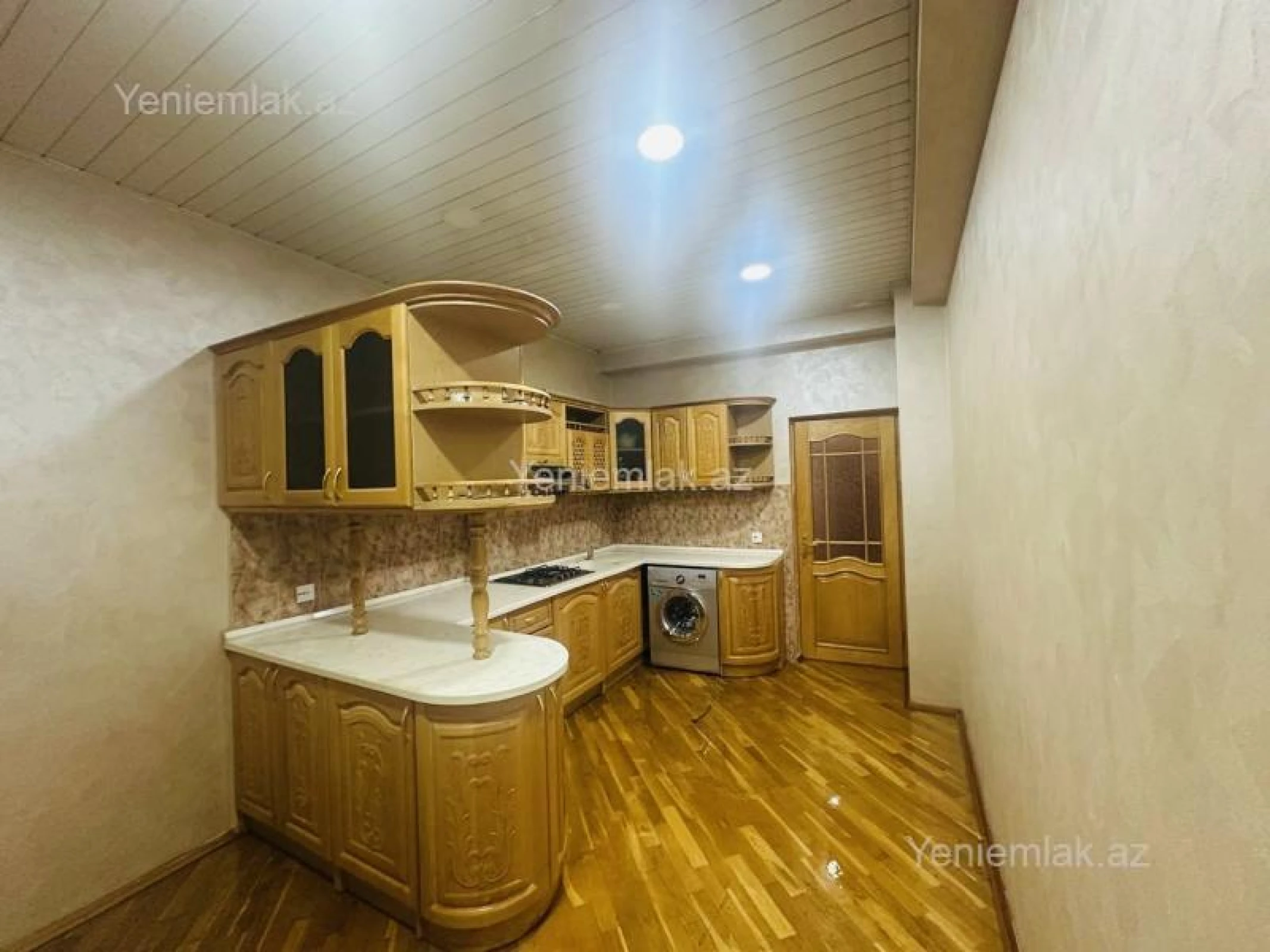 Satılır 4 otaqlı yeni tikili 180 m²