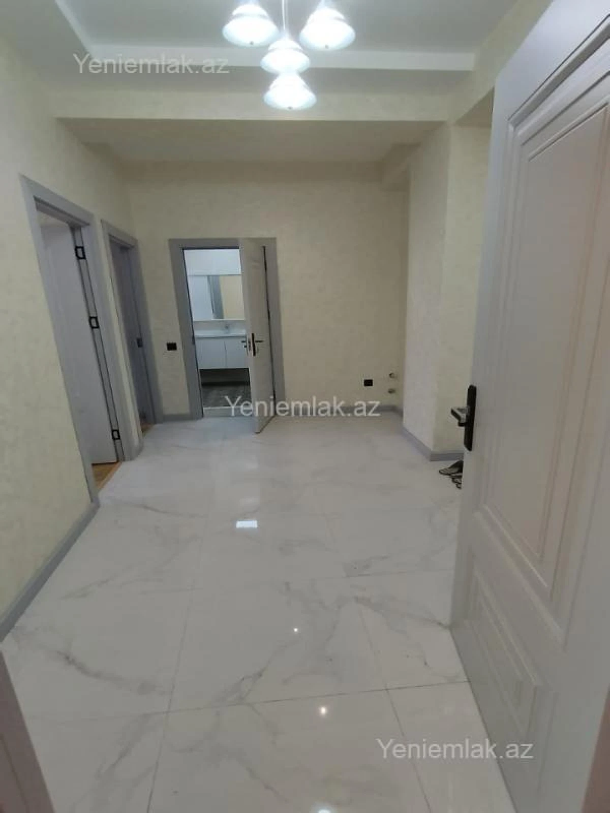 Satılır 3 otaqlı yeni tikili 86 m²