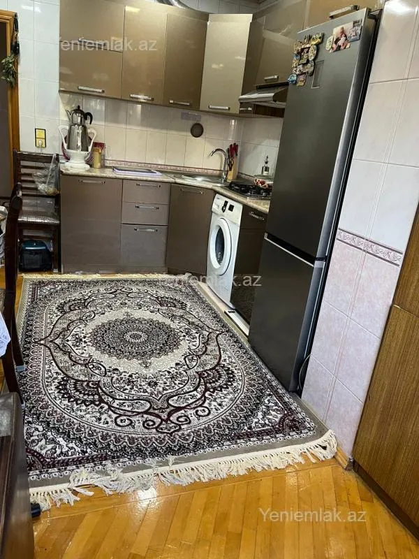 Satılır 3 otaqlı köhnə tikili 80 m²