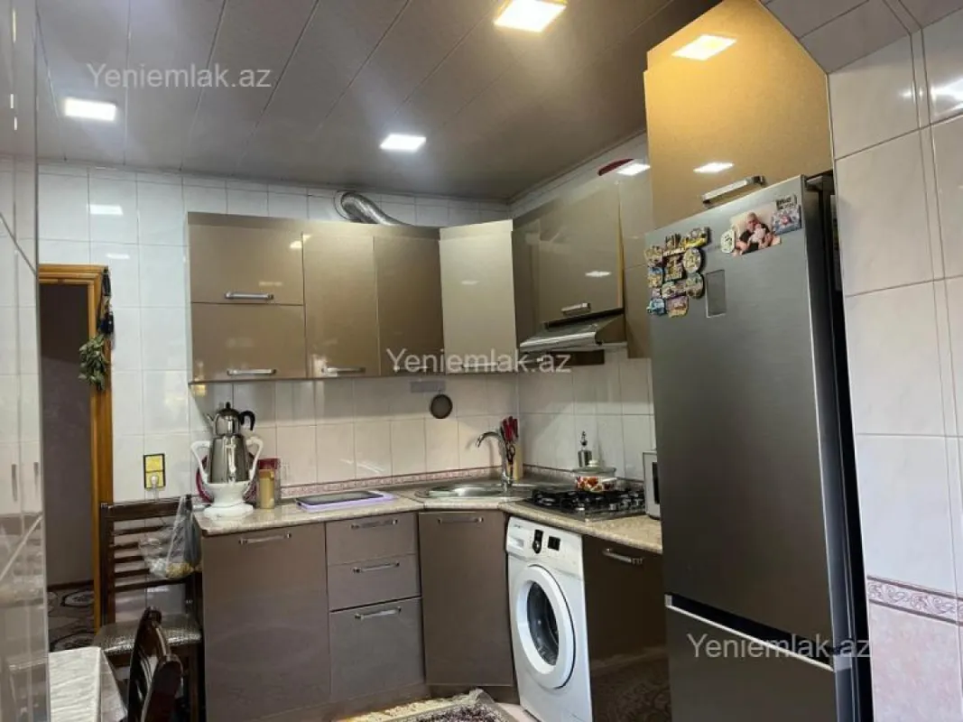 Satılır 3 otaqlı köhnə tikili 80 m²