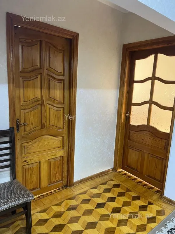 Satılır 3 otaqlı köhnə tikili 80 m²