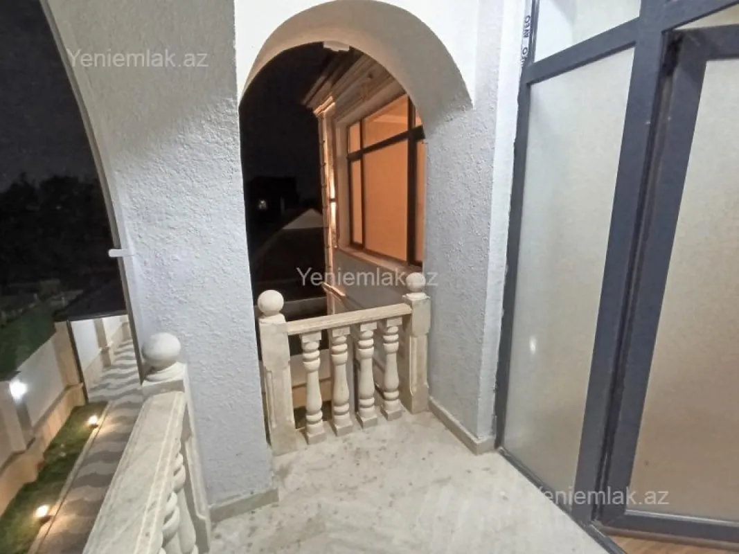 Satılır 6 otaqlı həyət evi 220 m²
