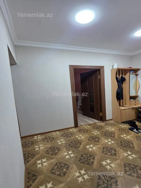 Satılır 5 otaqlı köhnə tikili 120 m²