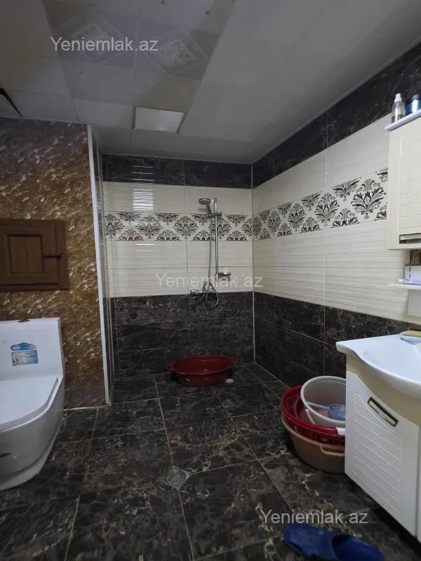 Satılır 5 otaqlı köhnə tikili 120 m²