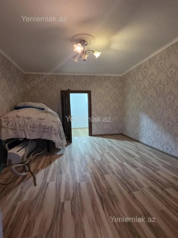 Satılır 5 otaqlı köhnə tikili 120 m²