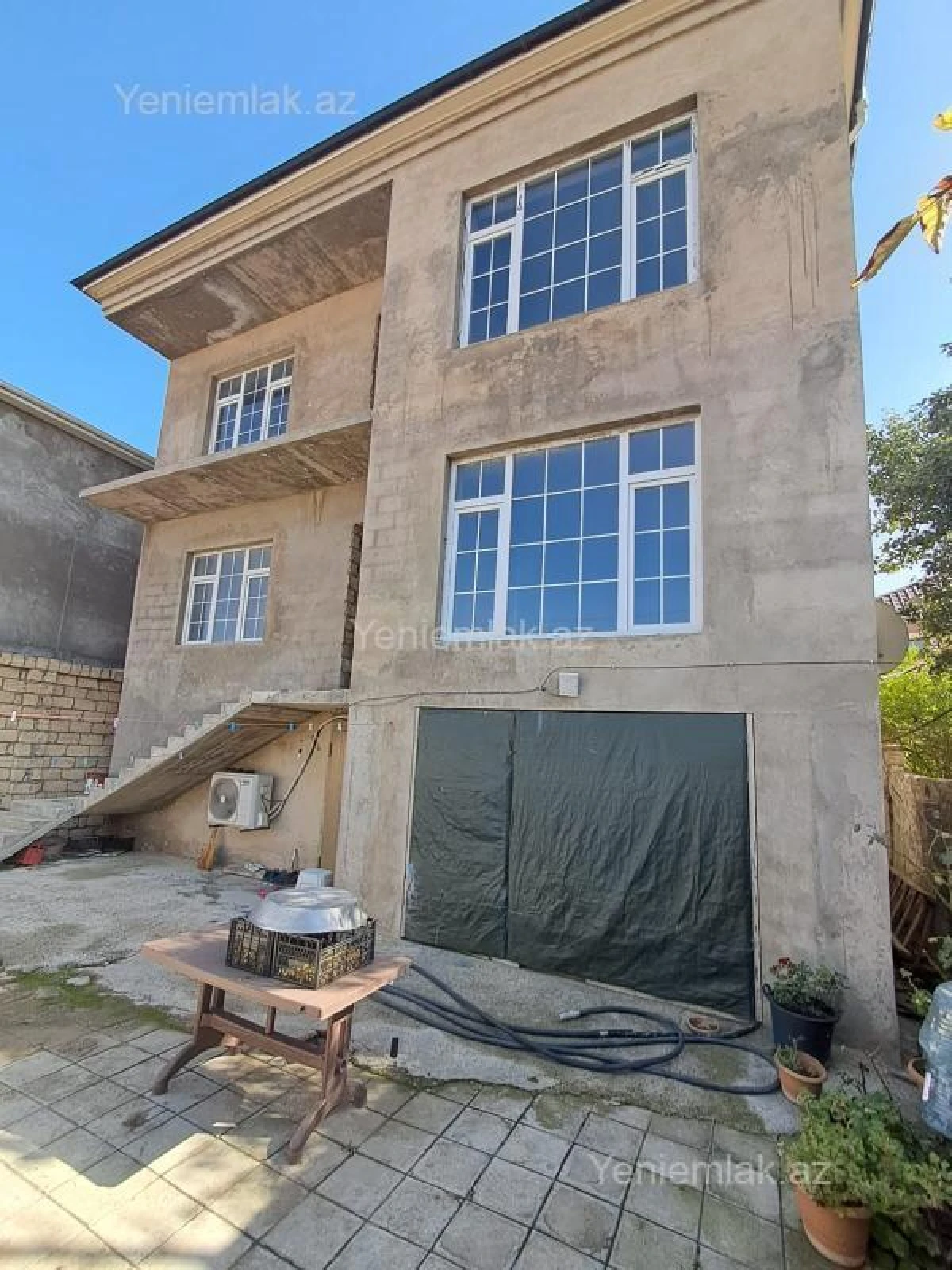 Satılır 7 otaqlı həyət evi 360 m²