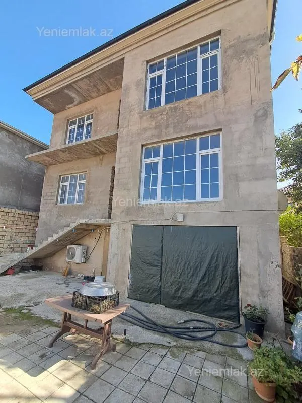 Satılır 7 otaqlı həyət evi 360 m²