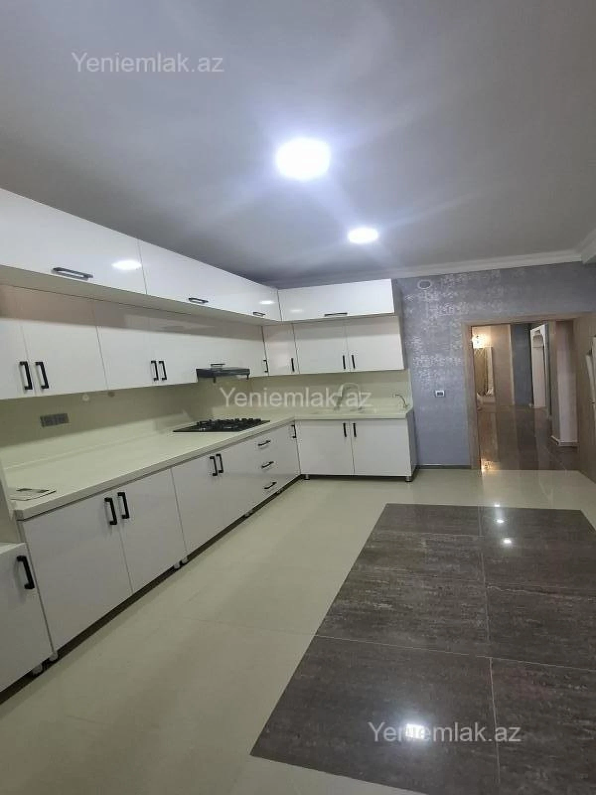 Satılır 3 otaqlı yeni tikili 110 m²