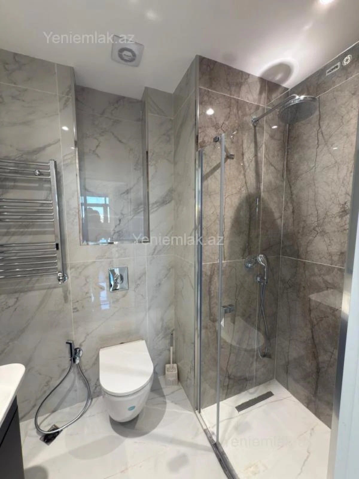 Satılır 3 otaqlı yeni tikili 83 m²