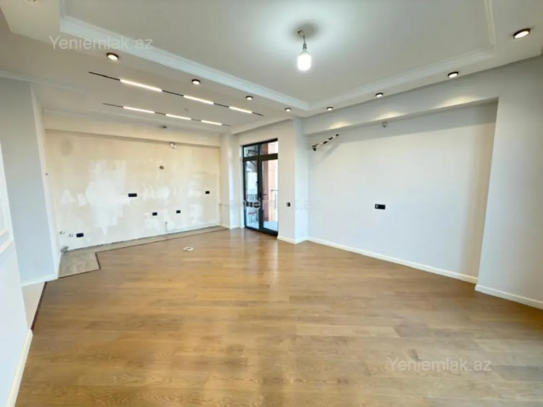 Satılır 3 otaqlı yeni tikili 83 m²