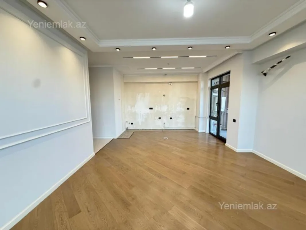 Satılır 3 otaqlı yeni tikili 83 m²