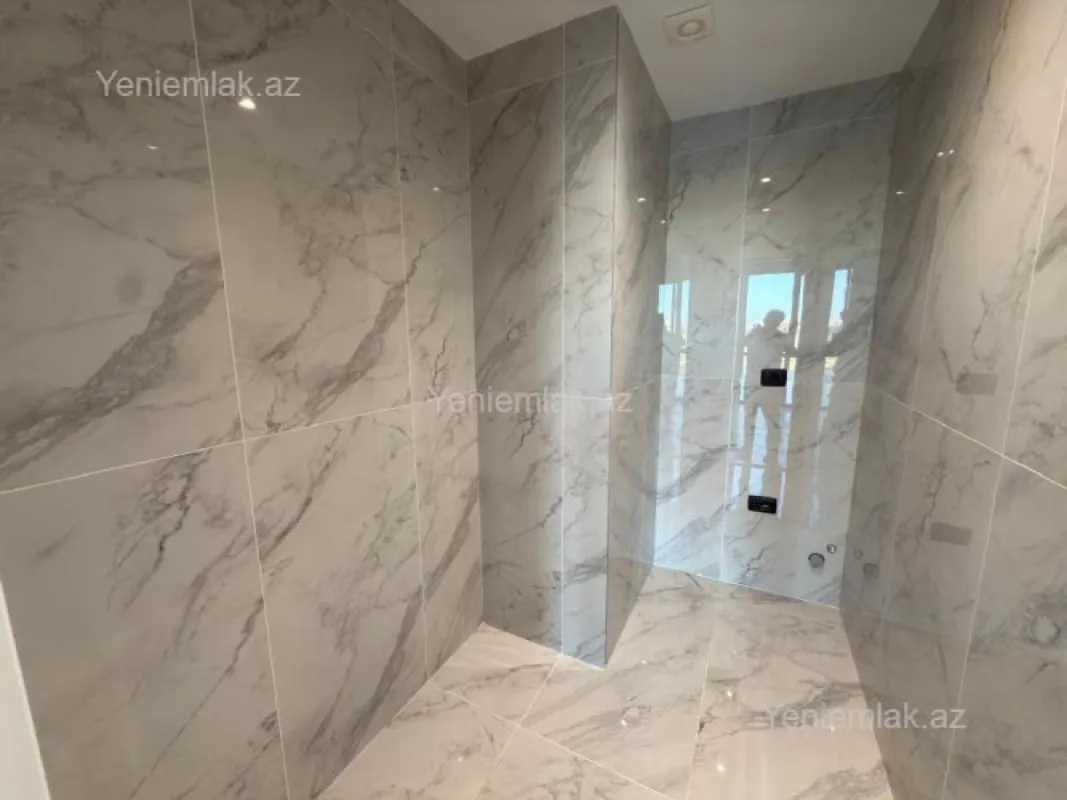 Satılır 3 otaqlı yeni tikili 83 m²