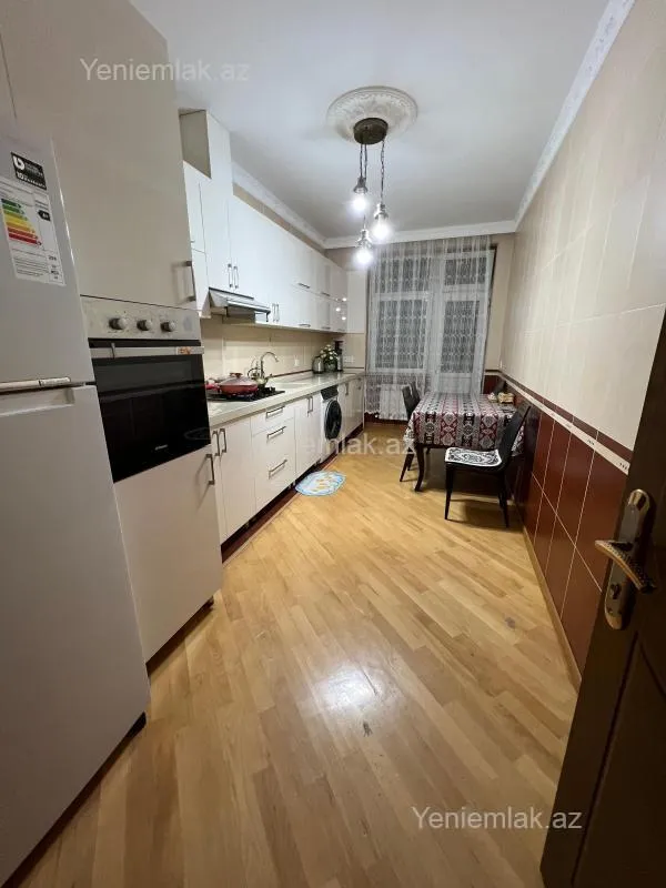 Satılır 3 otaqlı yeni tikili 120 m²