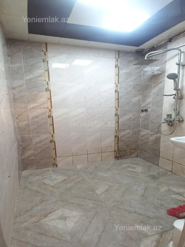 Satılır 2 otaqlı köhnə tikili 65 m²