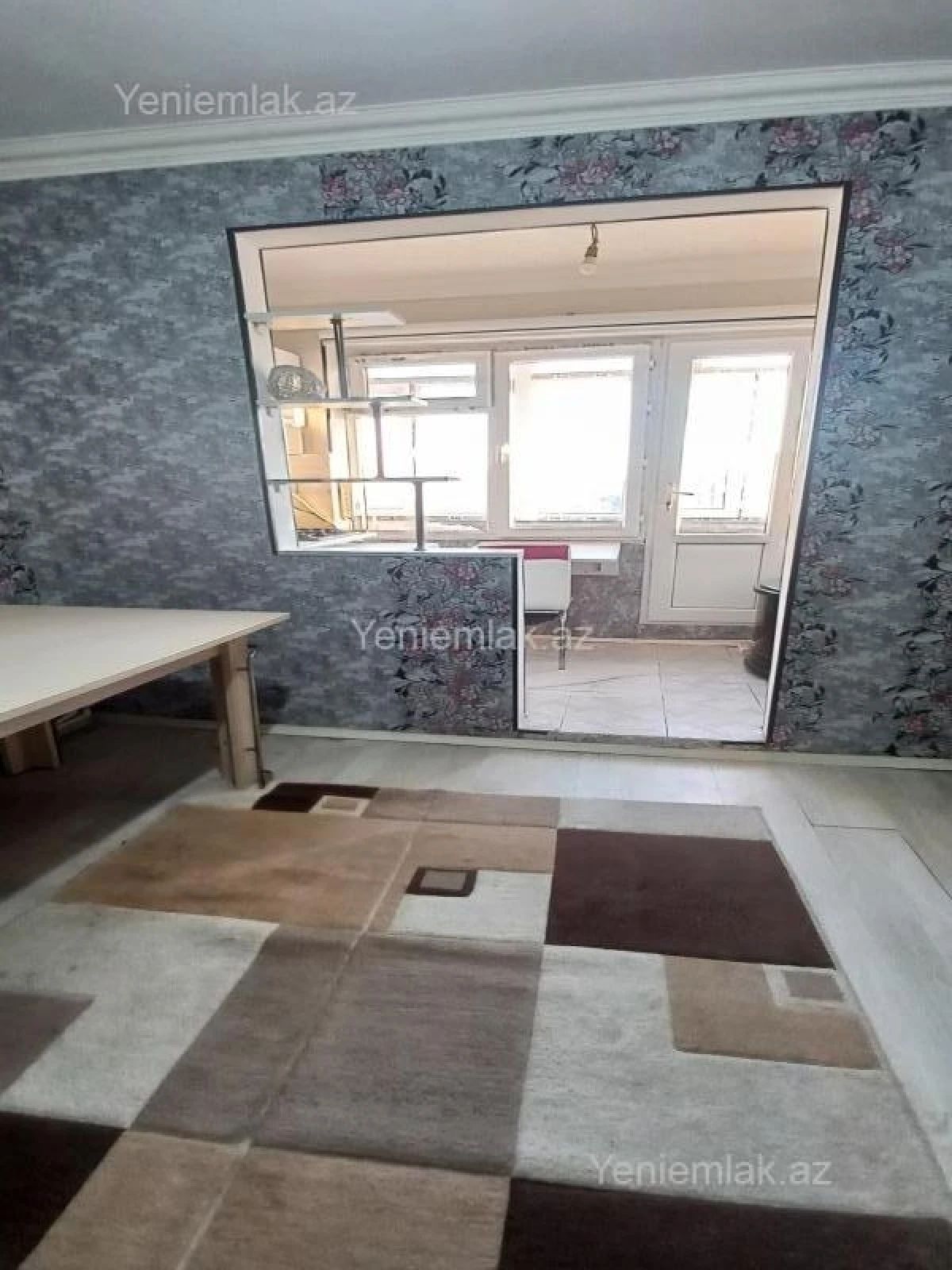 Satılır 2 otaqlı köhnə tikili 65 m²