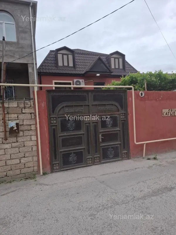 Satılır 4 otaqlı həyət evi 140 m²