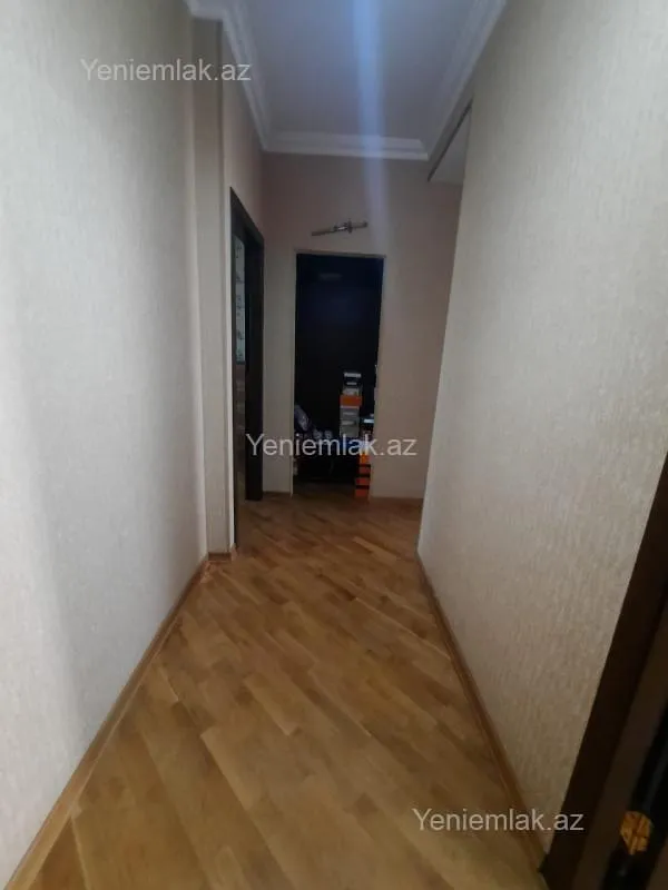 Satılır 4 otaqlı köhnə tikili 100 m²