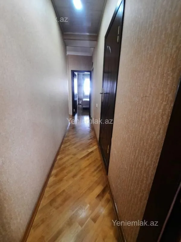 Satılır 4 otaqlı köhnə tikili 100 m²