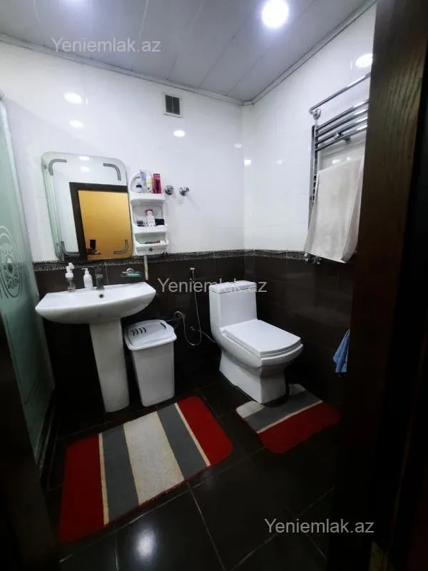 Satılır 4 otaqlı köhnə tikili 100 m²