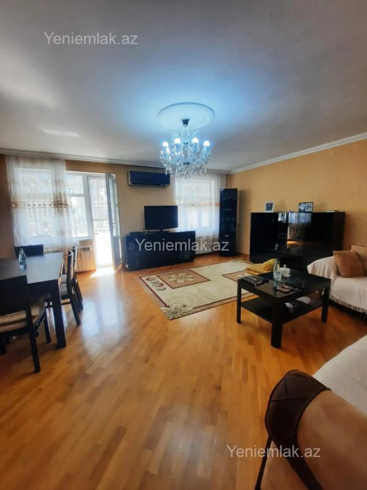 Satılır 4 otaqlı köhnə tikili 100 m²