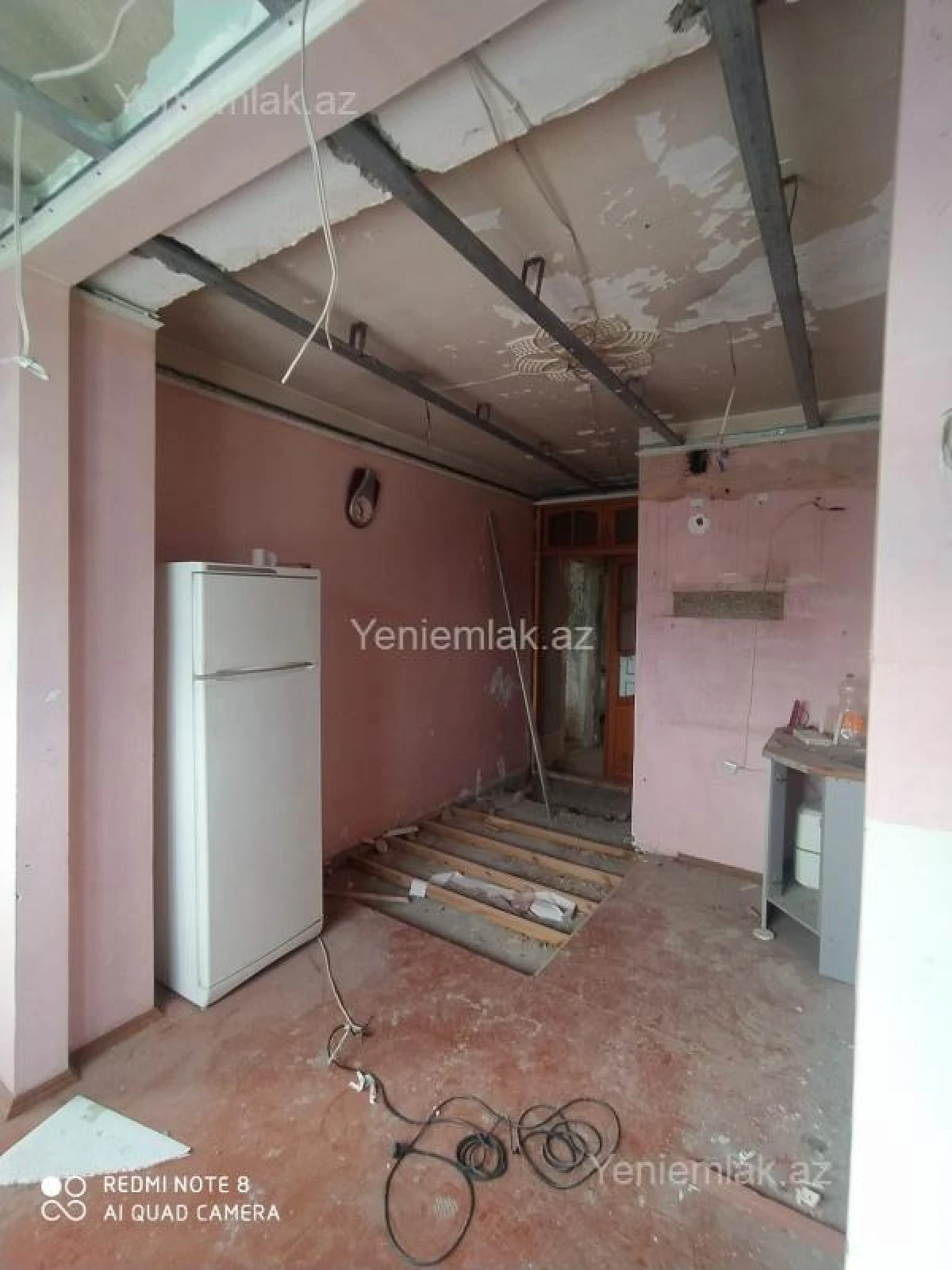 Satılır 3 otaqlı köhnə tikili 80 m²