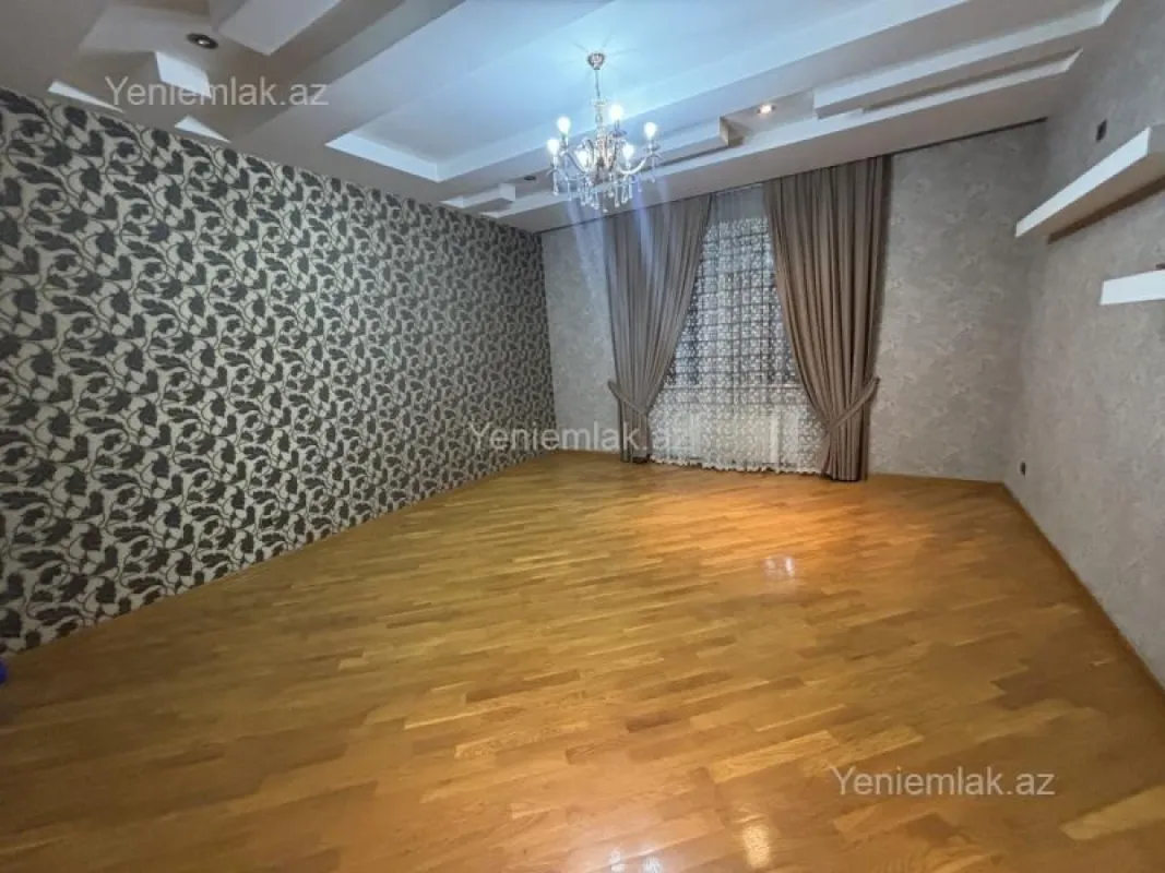 Satılır 6 otaqlı həyət evi 350 m²