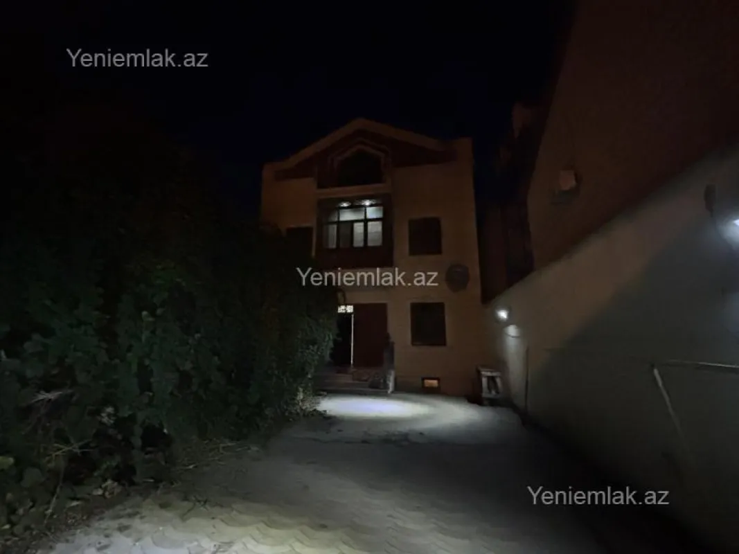 Satılır 6 otaqlı həyət evi 350 m²