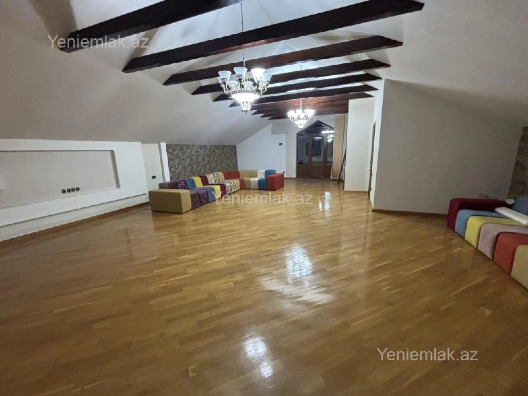 Satılır 6 otaqlı həyət evi 350 m²