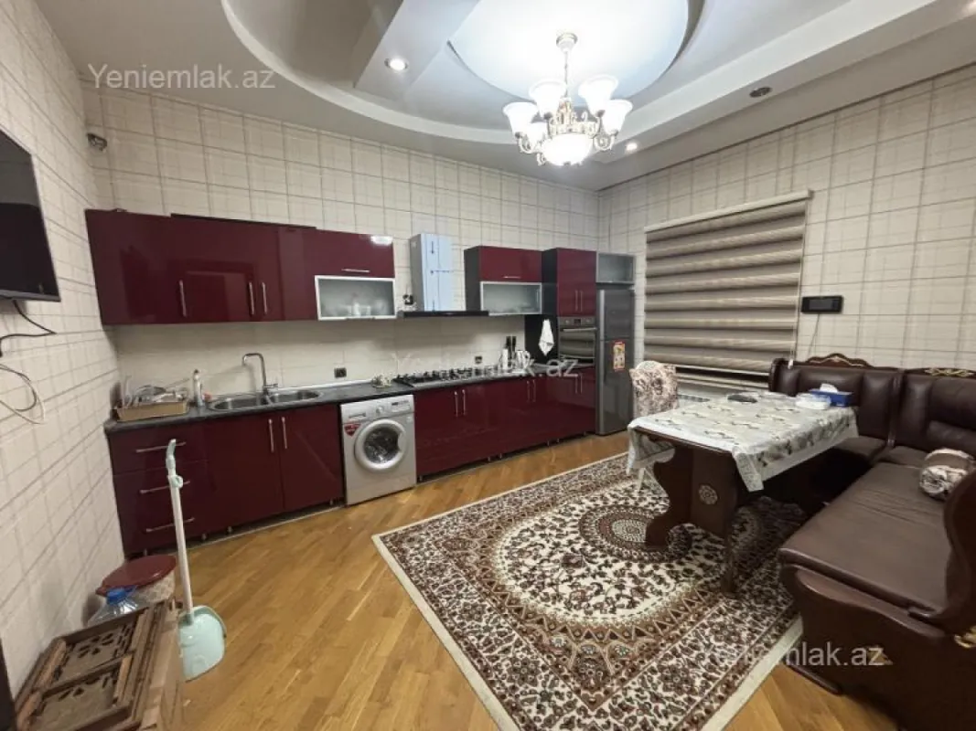 Satılır 6 otaqlı həyət evi 350 m²