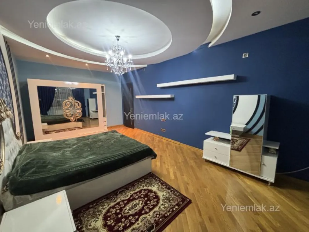 Satılır 6 otaqlı həyət evi 350 m²