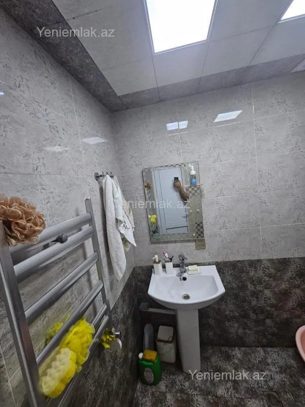 Satılır 3 otaqlı köhnə tikili 70 m²