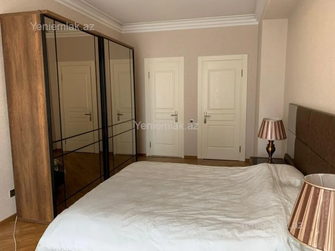 Satılır 5 otaqlı yeni tikili 206 m²