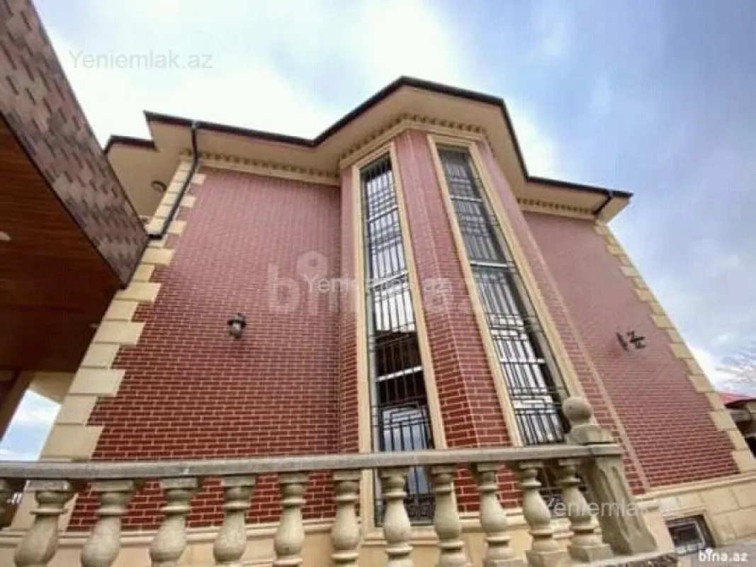 Satılır 7 otaqlı həyət evi 350 m²