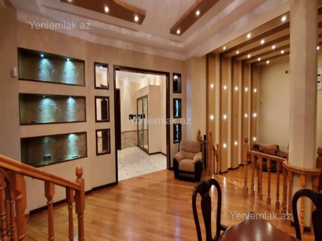 Satılır 7 otaqlı həyət evi 350 m²