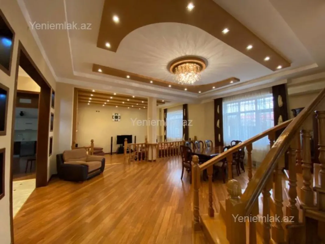 Satılır 7 otaqlı həyət evi 350 m²