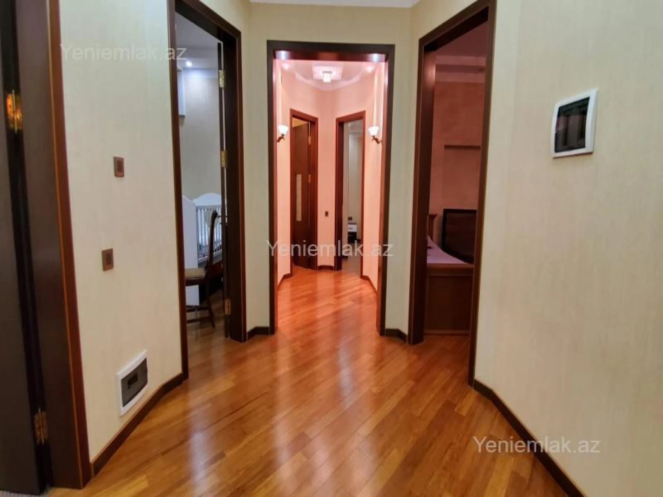 Satılır 7 otaqlı həyət evi 350 m²