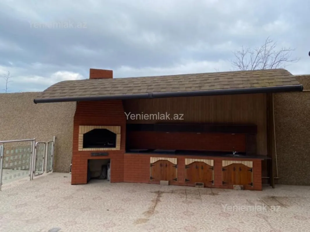 Satılır 7 otaqlı həyət evi 350 m²