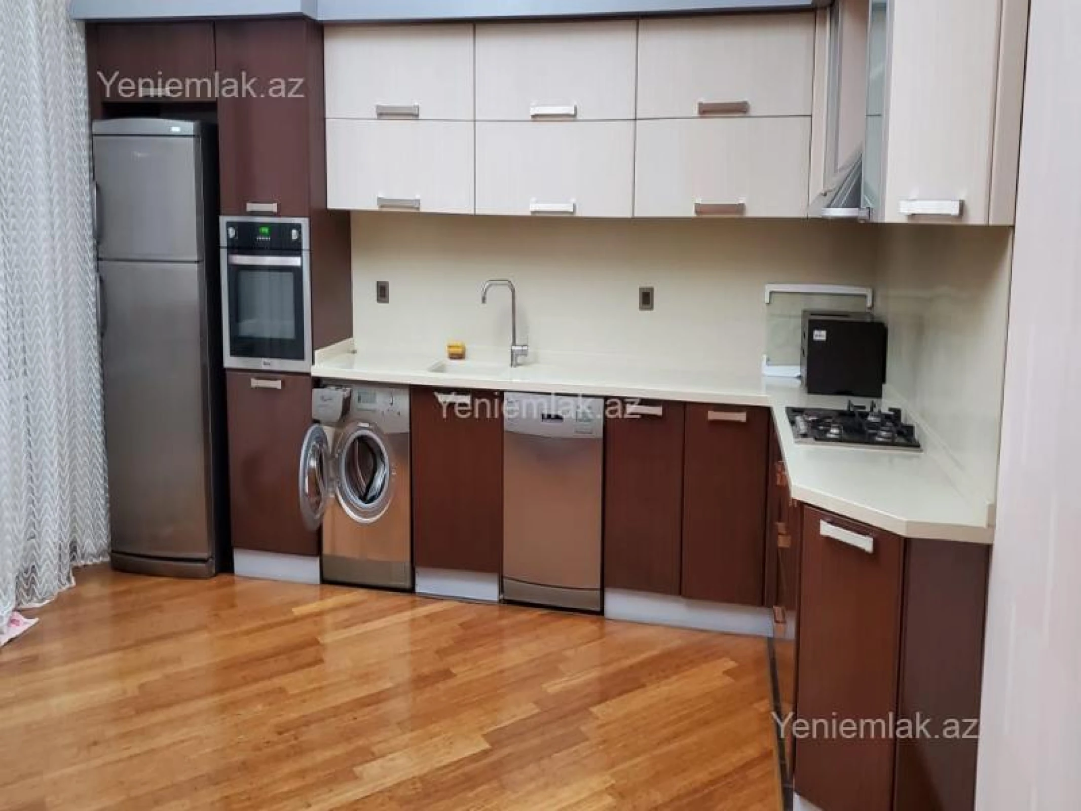 Satılır 7 otaqlı həyət evi 350 m²
