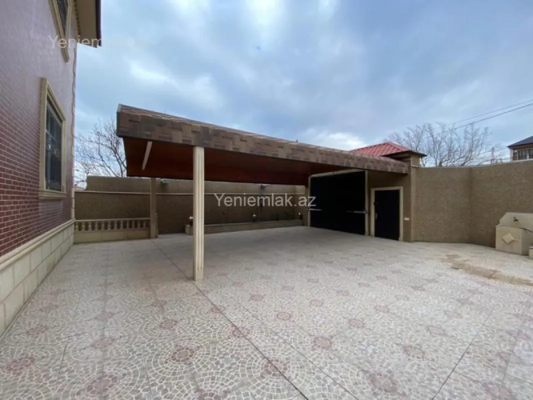 Satılır 7 otaqlı həyət evi 350 m²