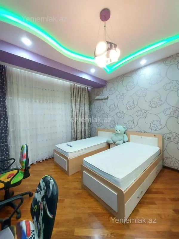 Satılır 3 otaqlı yeni tikili 132 m²