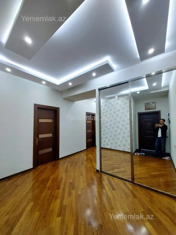 Satılır 3 otaqlı yeni tikili 132 m²