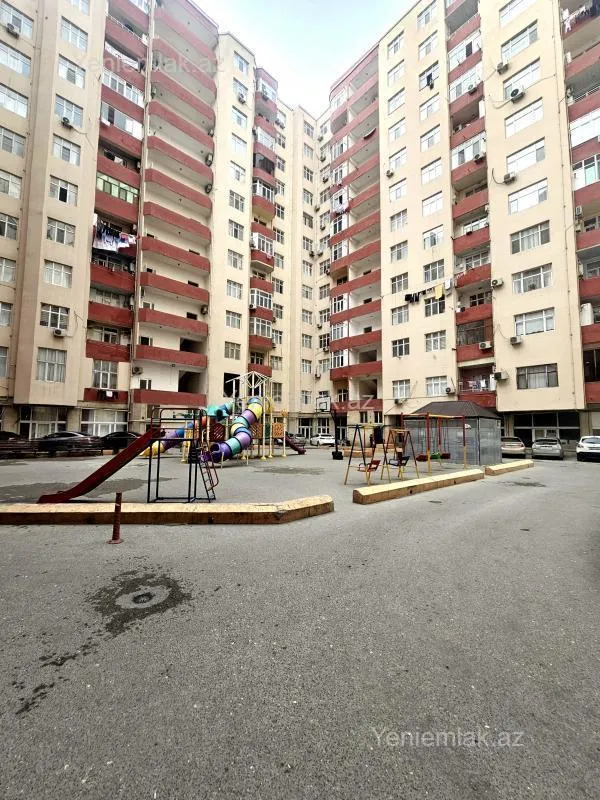 Satılır 3 otaqlı yeni tikili 132 m²
