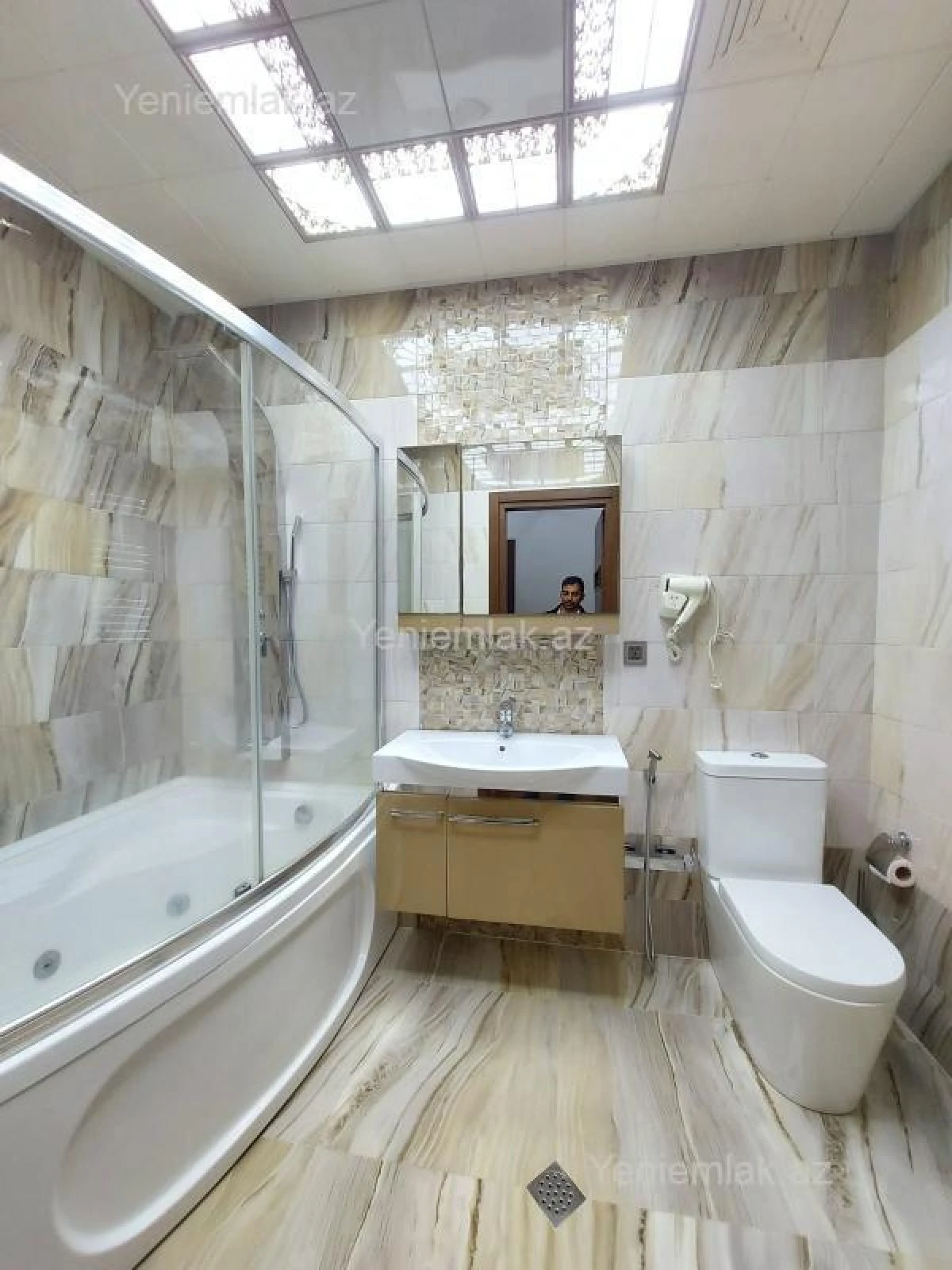 Satılır 3 otaqlı yeni tikili 132 m²