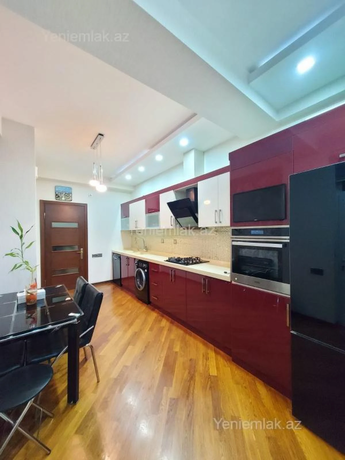 Satılır 3 otaqlı yeni tikili 132 m²