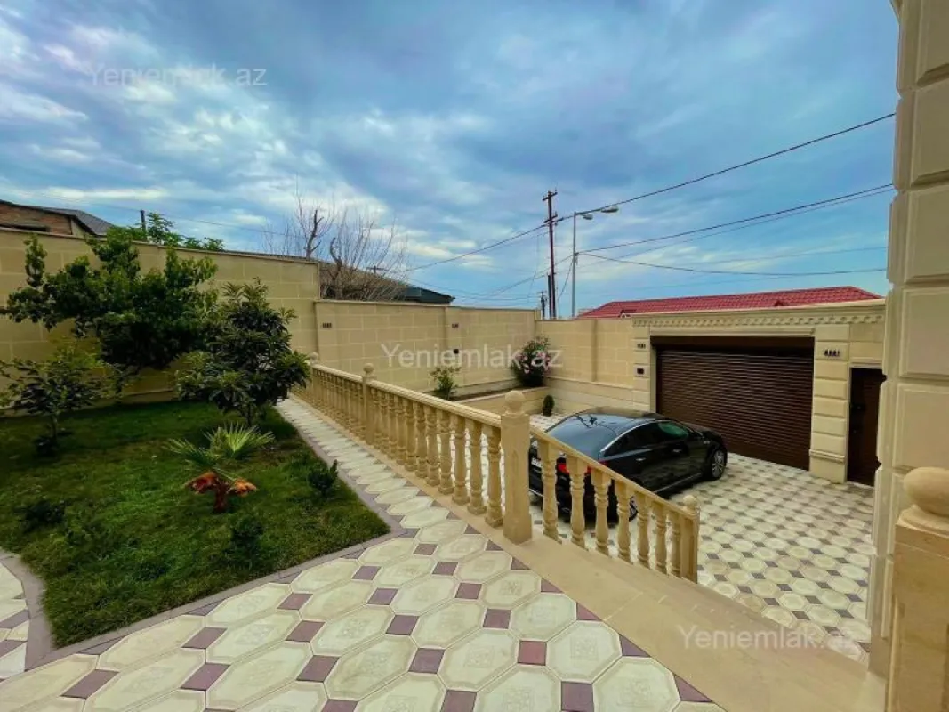 Satılır 7 otaqlı həyət evi 280 m²