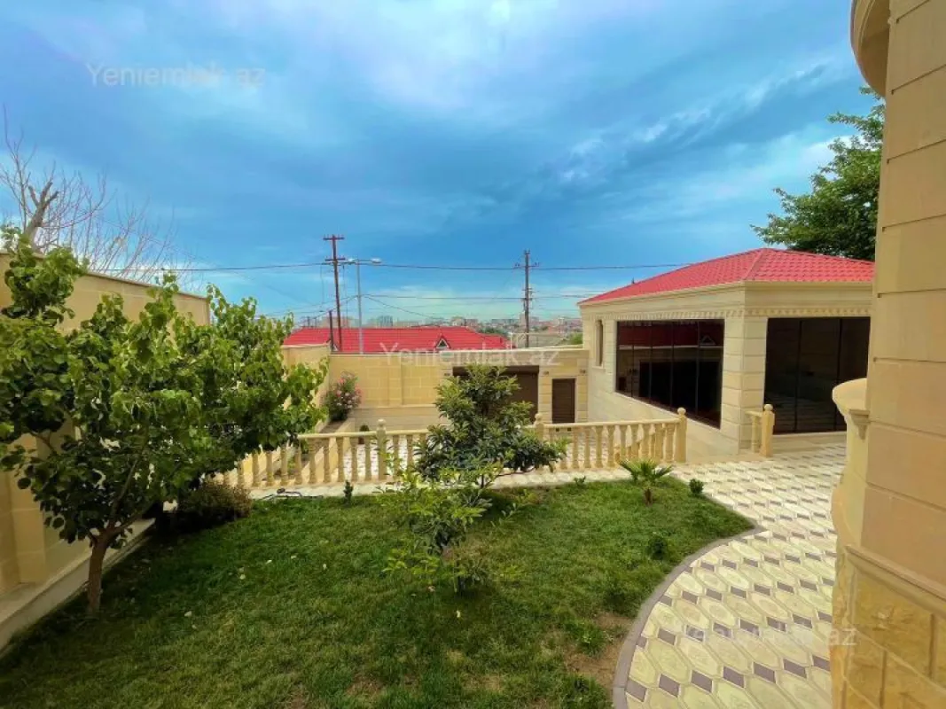 Satılır 7 otaqlı həyət evi 280 m²