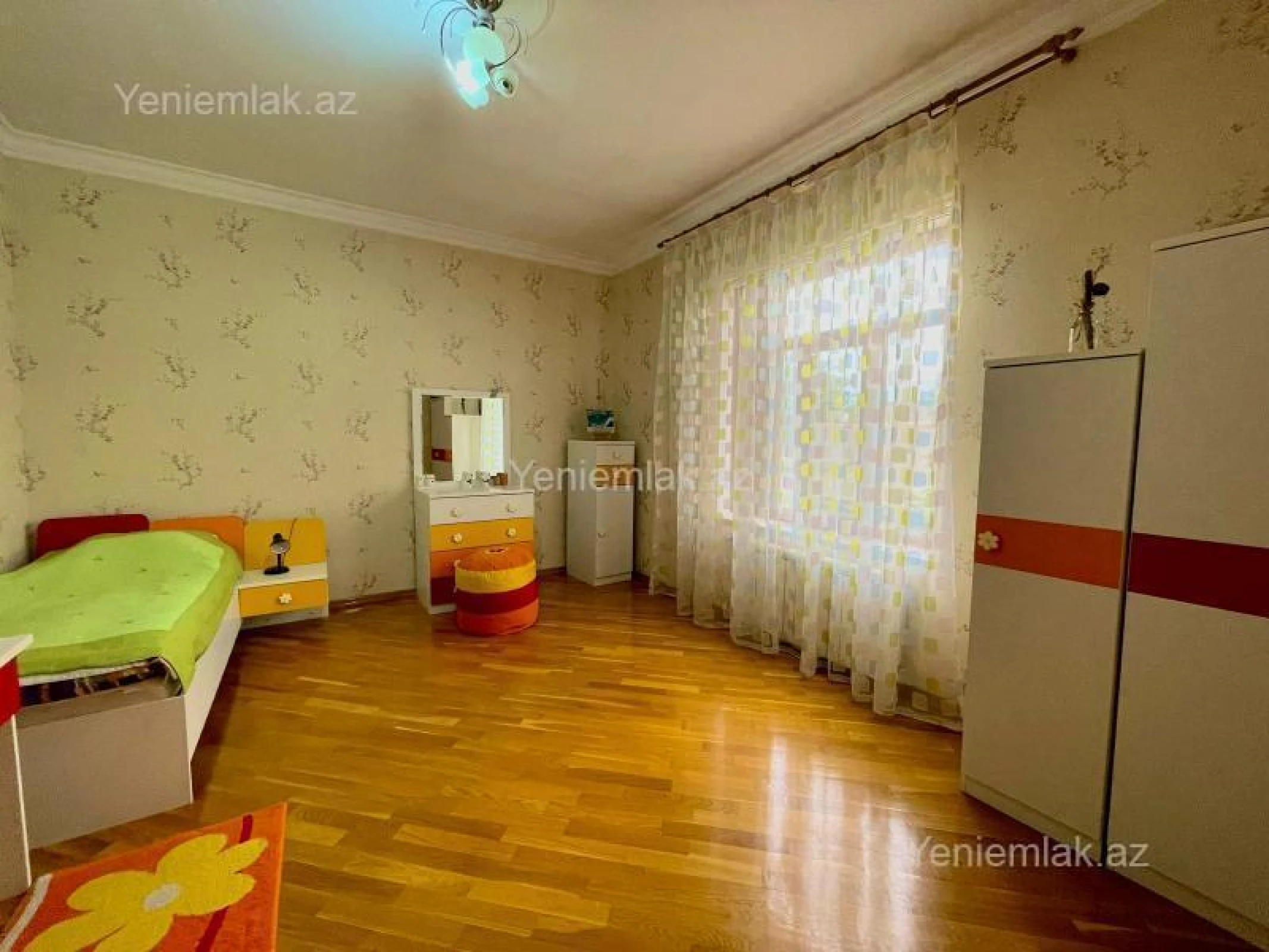 Satılır 7 otaqlı həyət evi 280 m²